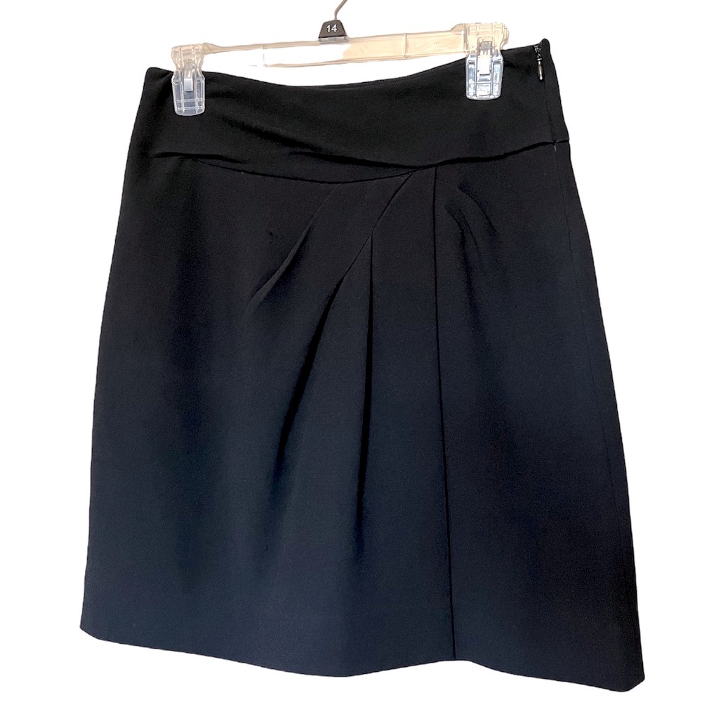 Diane Von Furstenberg black mini skirt side zipper size 8